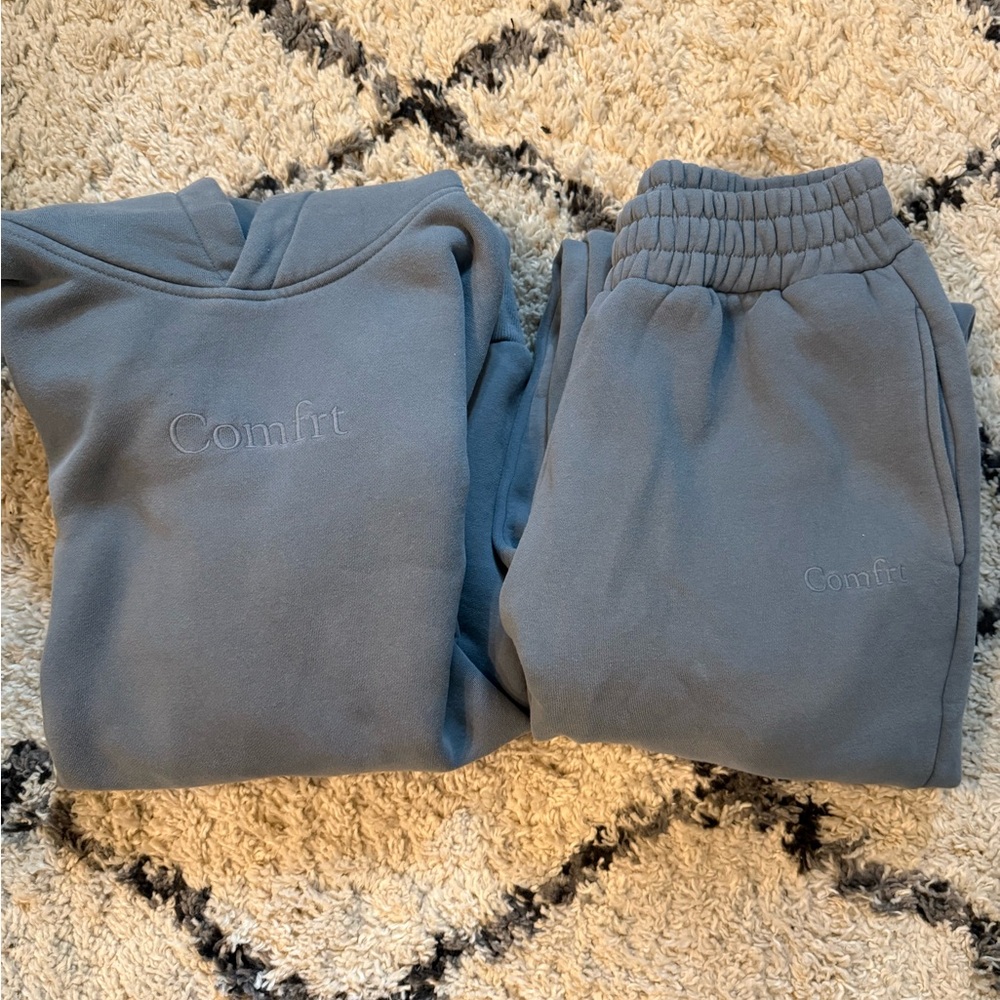 Comfrt Set (Hoodie and Sweatpants)